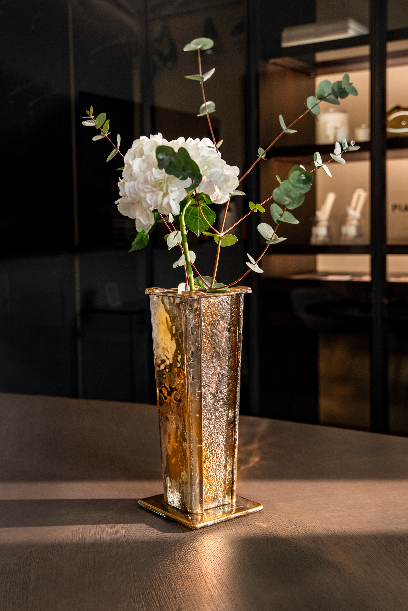 Golden vase