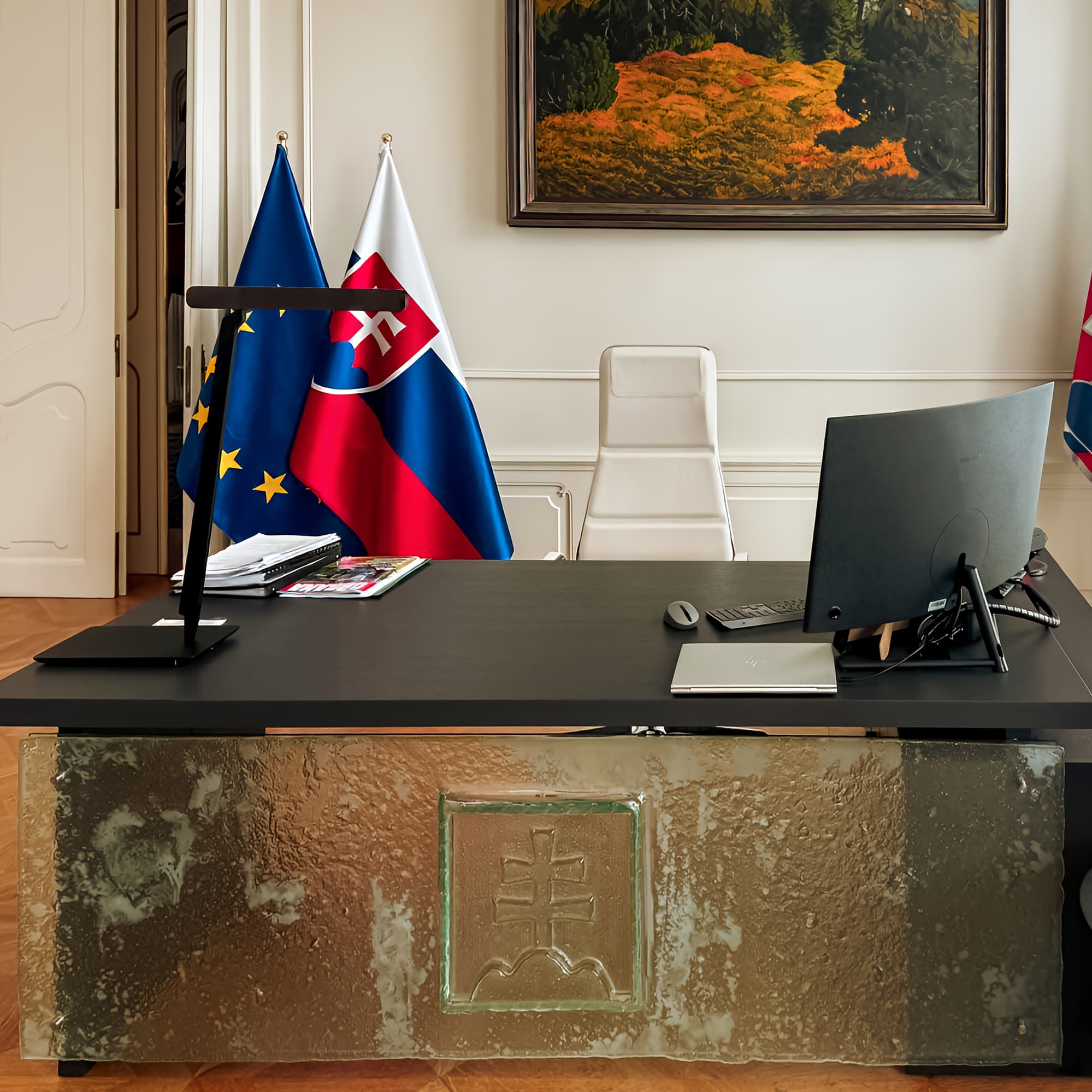 Stôl s tématikou Slovenska